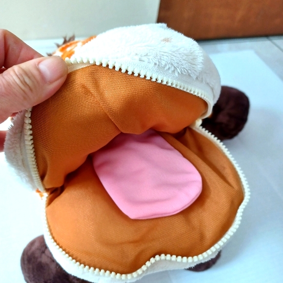 Stuffies The Giraffe Stuffed Animal Pillow with Hidden Pockets - Picture 6 of 10